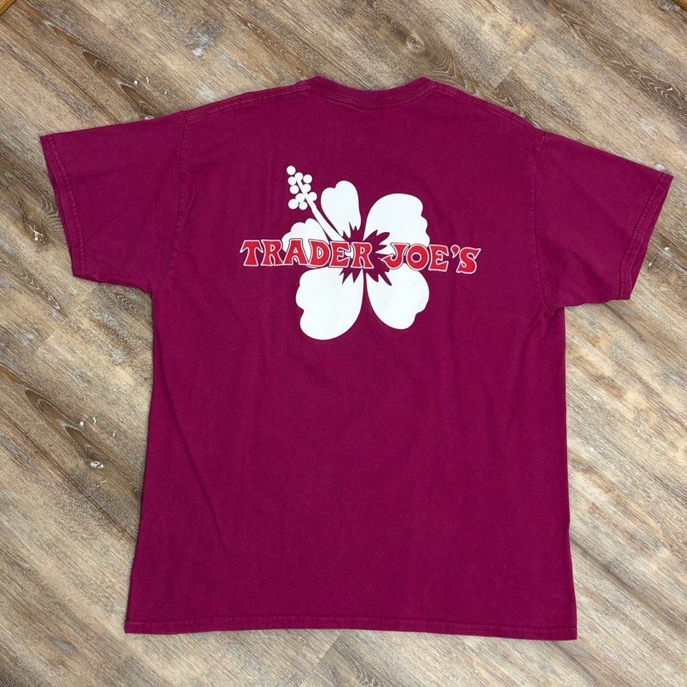 Vintage Trader Joe’s Hibiscus Graphic T-Shirt Unisex Size L Fuchsia Pink
